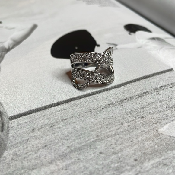 Swirl design silver ring - Picture 3 of 6